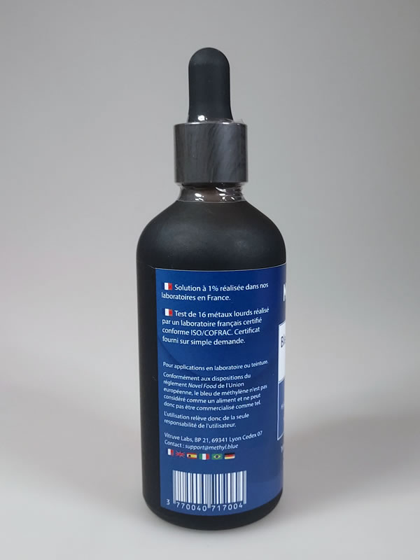 Flacone di blu di metilene 1 % Vitruve Labs, profilo sinistro